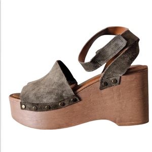 Franco Sarto Juliette Hunter Green Suede Open Toe Chunky Platform Wedges